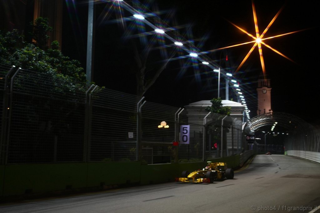GP Singapore, Prove Libere 2, Venerdi', Vitaly Petrov (RUS), Renault F1 Team, R30 