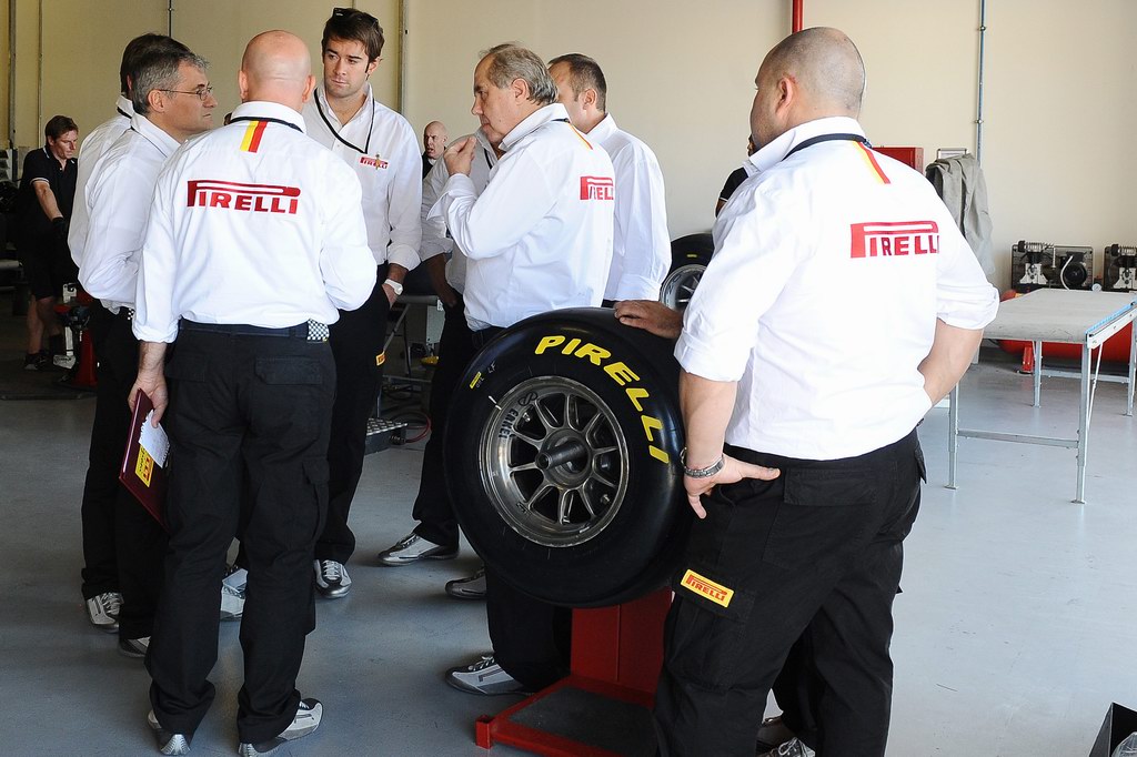 Test Pirelli Abu Dhabi