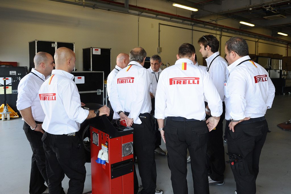 Test Pirelli Abu Dhabi