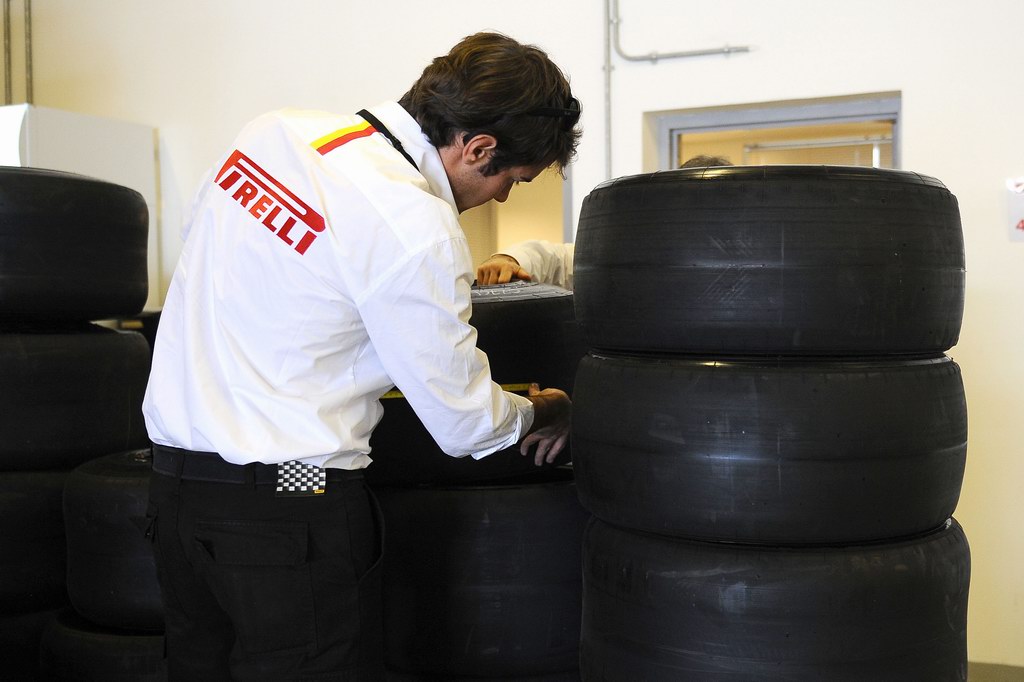 Test Pirelli Abu Dhabi