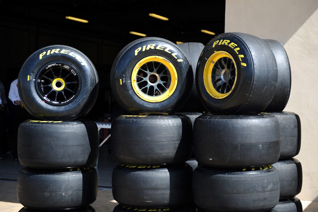 Test Pirelli Abu Dhabi