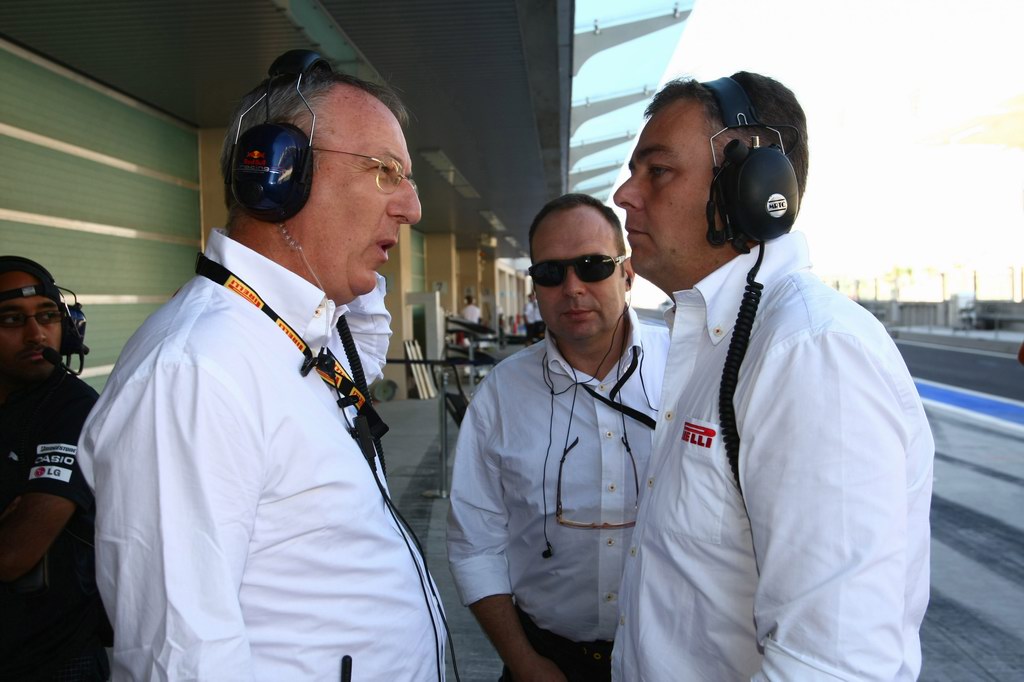 Test Pirelli Abu Dhabi, 
Pirelli staff, Mario Isola (ITA)