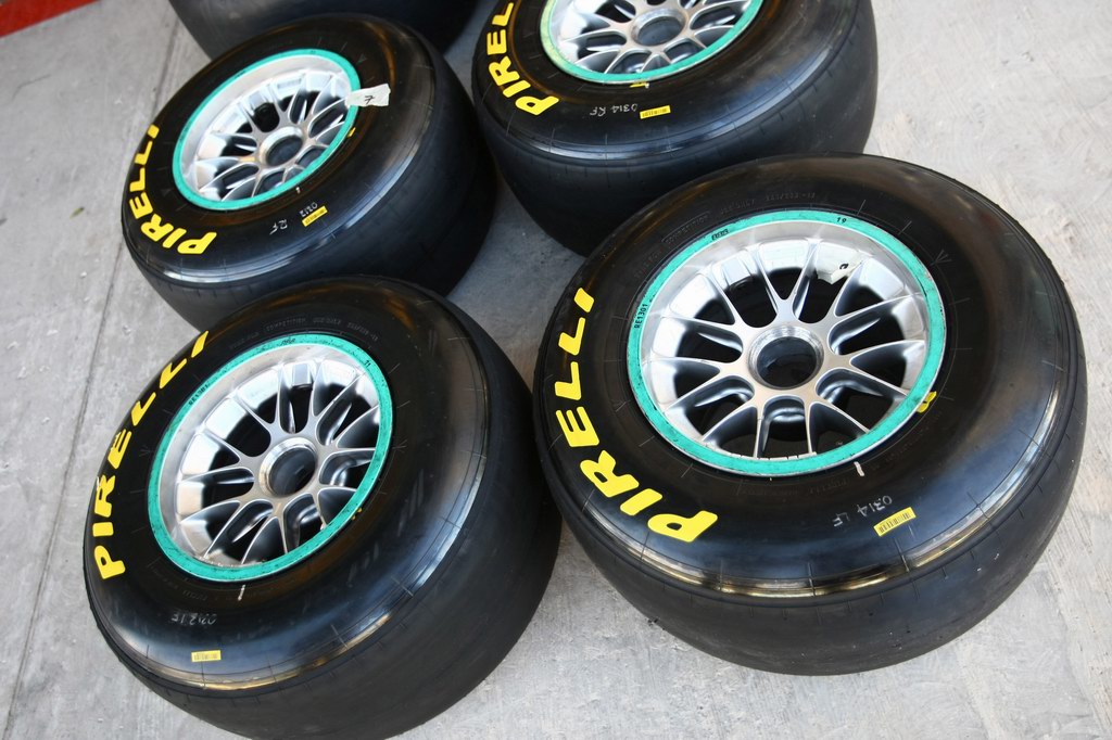 Test Pirelli Abu Dhabi, 
Pirelli Tyres 