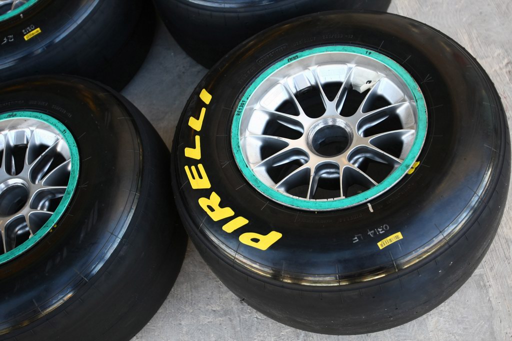 Test Pirelli Abu Dhabi, 
Pirelli Tyres 