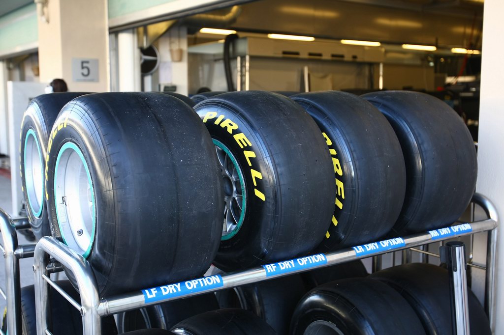 Test Pirelli Abu Dhabi, 
Pirelli Tyres 
