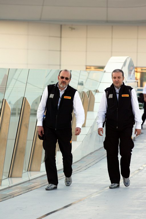 Test Pirelli Abu Dhabi, 
Pirelli staff 