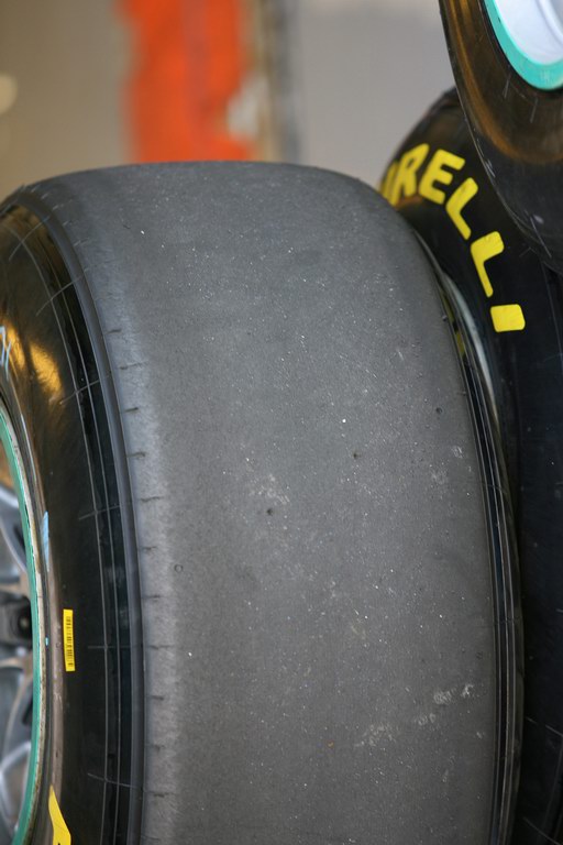 Test Pirelli Abu Dhabi