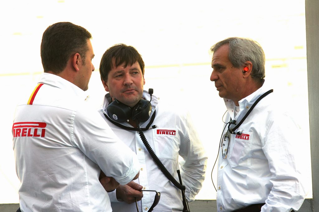 Test Pirelli Abu Dhabi, 
Pirelli staff 