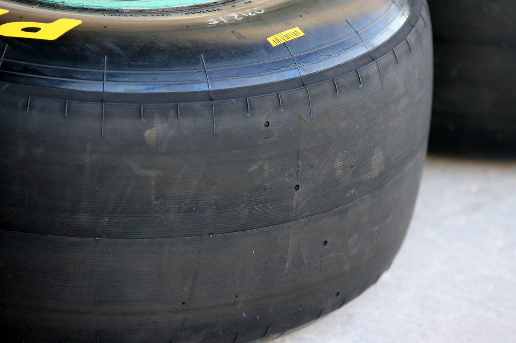 Test Pirelli Abu Dhabi,  
Pirelli Tyres 