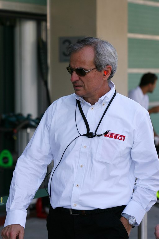 Test Pirelli Abu Dhabi, 
Pirelli staff 