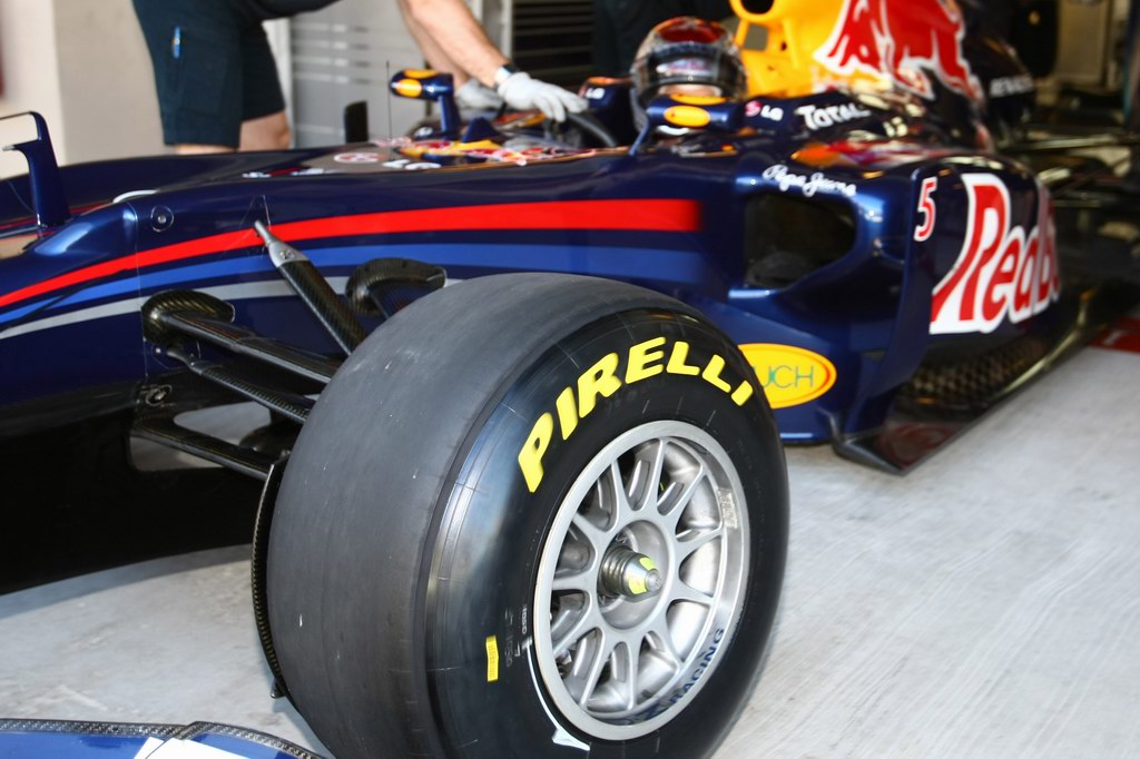 Test Pirelli Abu Dhabi, 
Sebastian Vettel (GER), Red Bull Racing