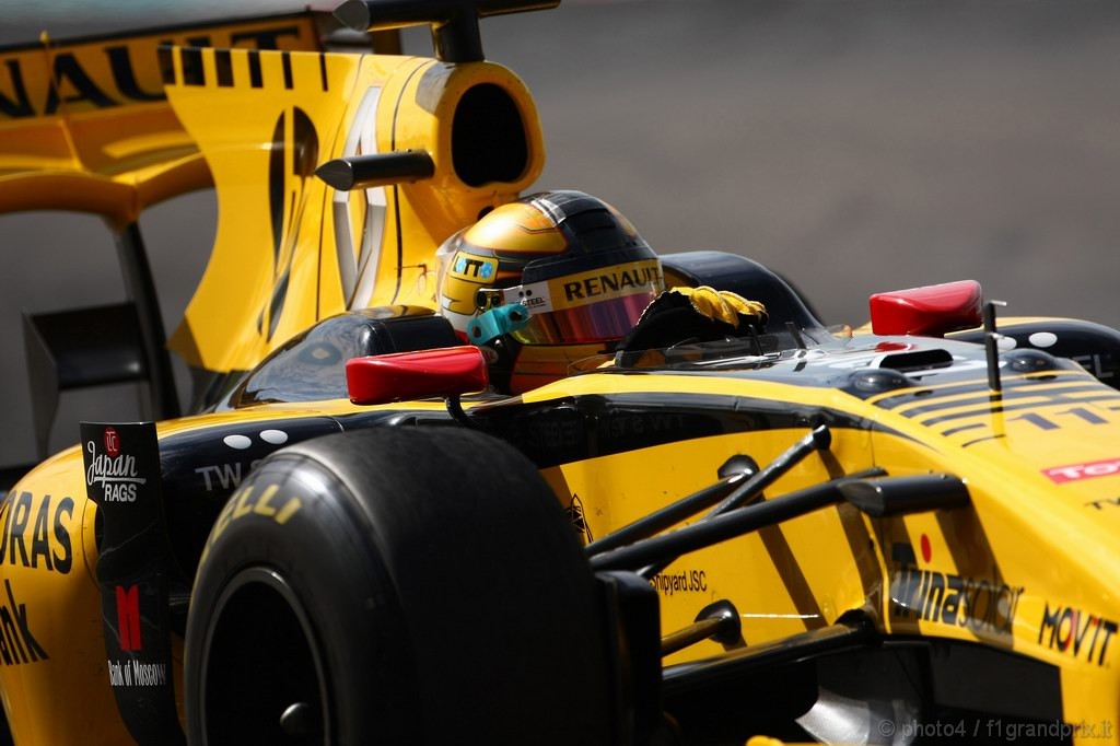 Test Pirelli Abu Dhabi, 
Robert Kubica (POL), Renault F1 Team 