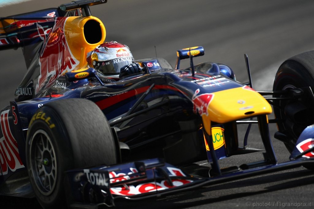 Test Pirelli Abu Dhabi, 
Sebastian Vettel (GER), Red Bull Racing 