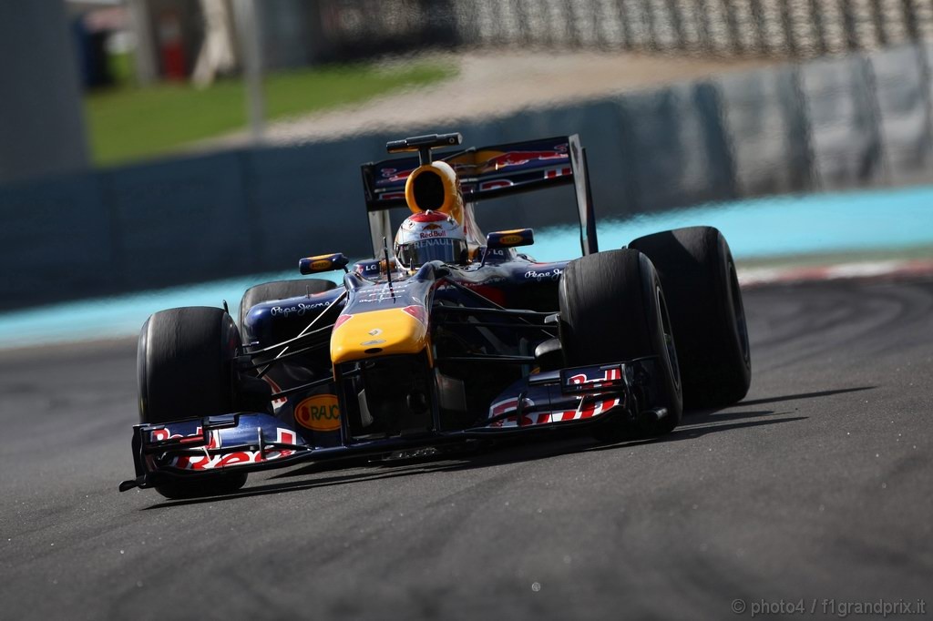 Test Pirelli Abu Dhabi, 
Sebastian Vettel (GER), Red Bull Racing 