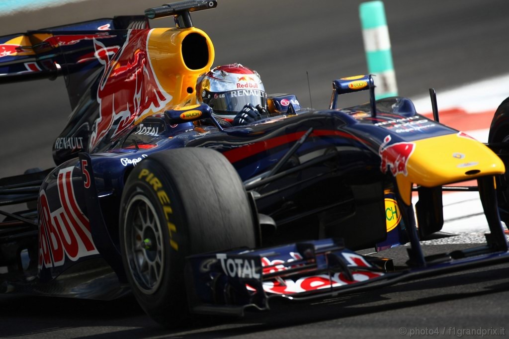 Test Pirelli Abu Dhabi, 
Sebastian Vettel (GER), Red Bull Racing 