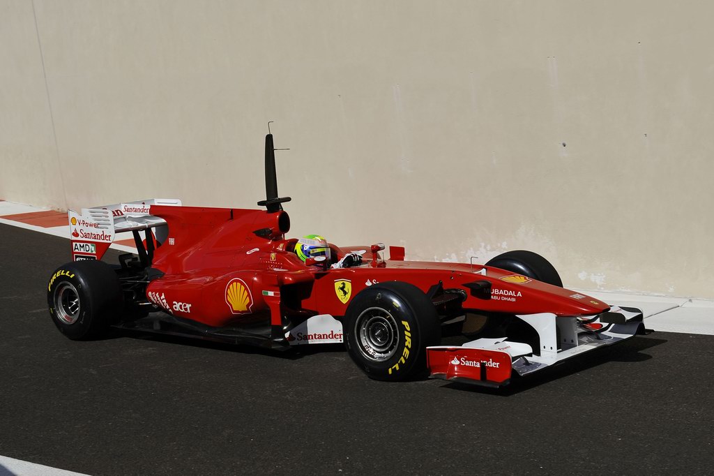 Test Pirelli Abu Dhabi
