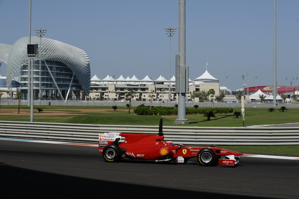 Test Pirelli Abu Dhabi