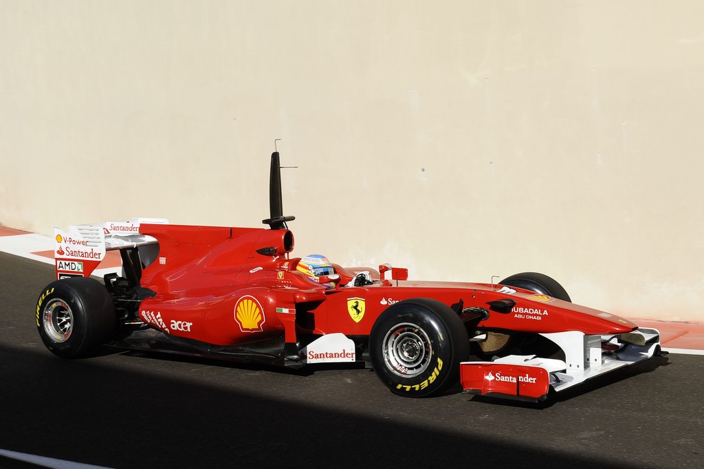 Test Pirelli Abu Dhabi