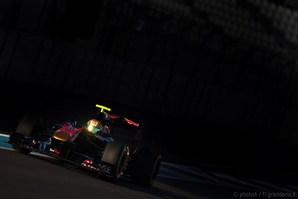 Test Pirelli Abu Dhabi, 
Jaime Alguersuari (ESP), Scuderia Toro Rosso 