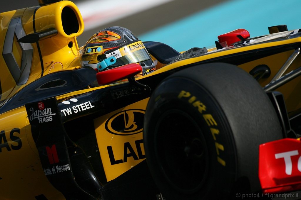 Test Pirelli Abu Dhabi, 
Robert Kubica (POL), Renault F1 Team 