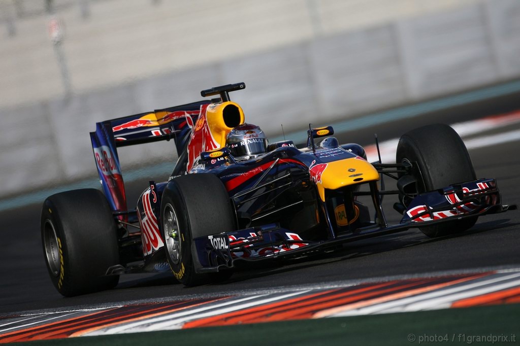 Test Pirelli Abu Dhabi, 
Sebastian Vettel (GER), Red Bull Racing 