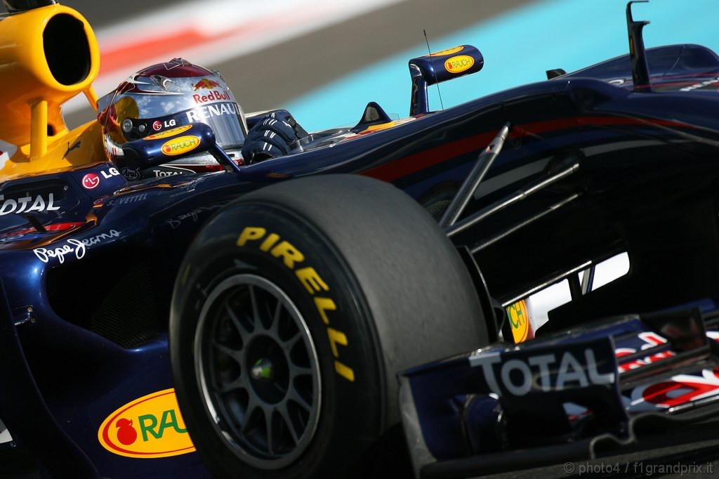 Test Pirelli Abu Dhabi,  
Sebastian Vettel (GER), Red Bull Racing 