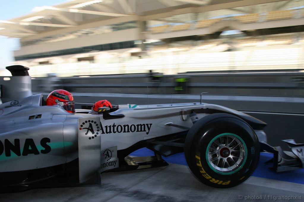 Test Pirelli Abu Dhabi, 
Michael Schumacher (GER), Mercedes GP Petronas 