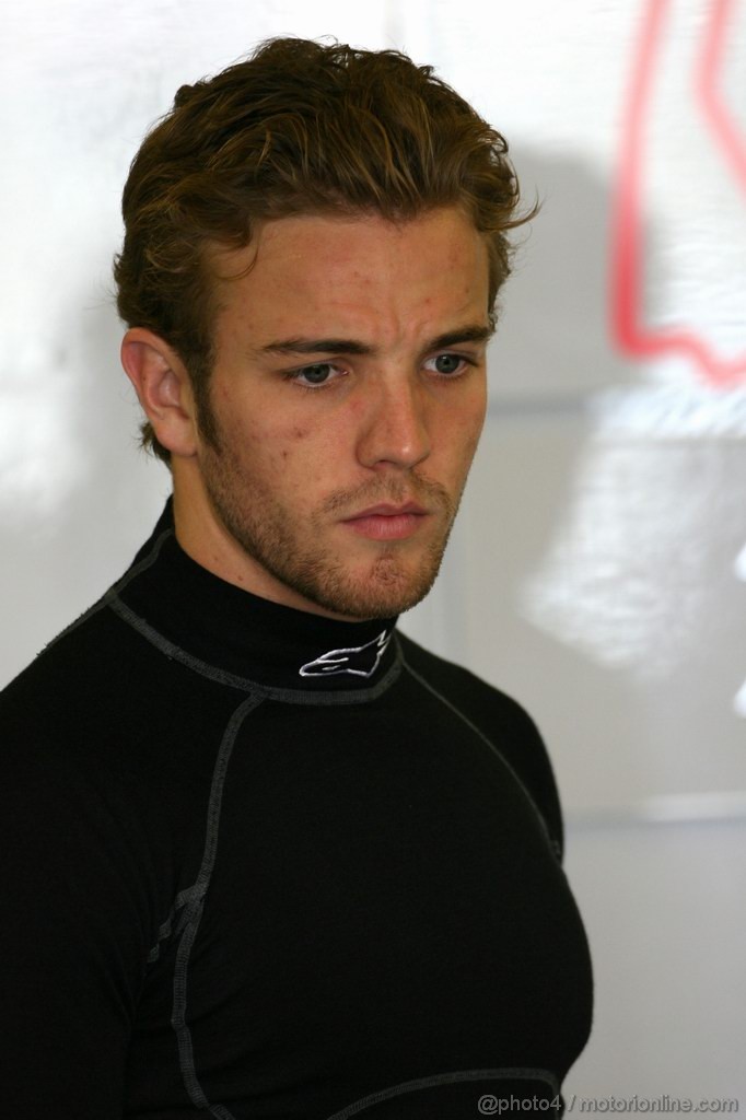 Abu Dhabi Test Novembre 2011, 15.11.2011 Abu Dhabi, UEA,
Dani Clos (SPA), HRT Racing Team  - Formula 1 Testing Rookie Test, day 1 - Formula 1 World Championship Charniaux / xpb.cc