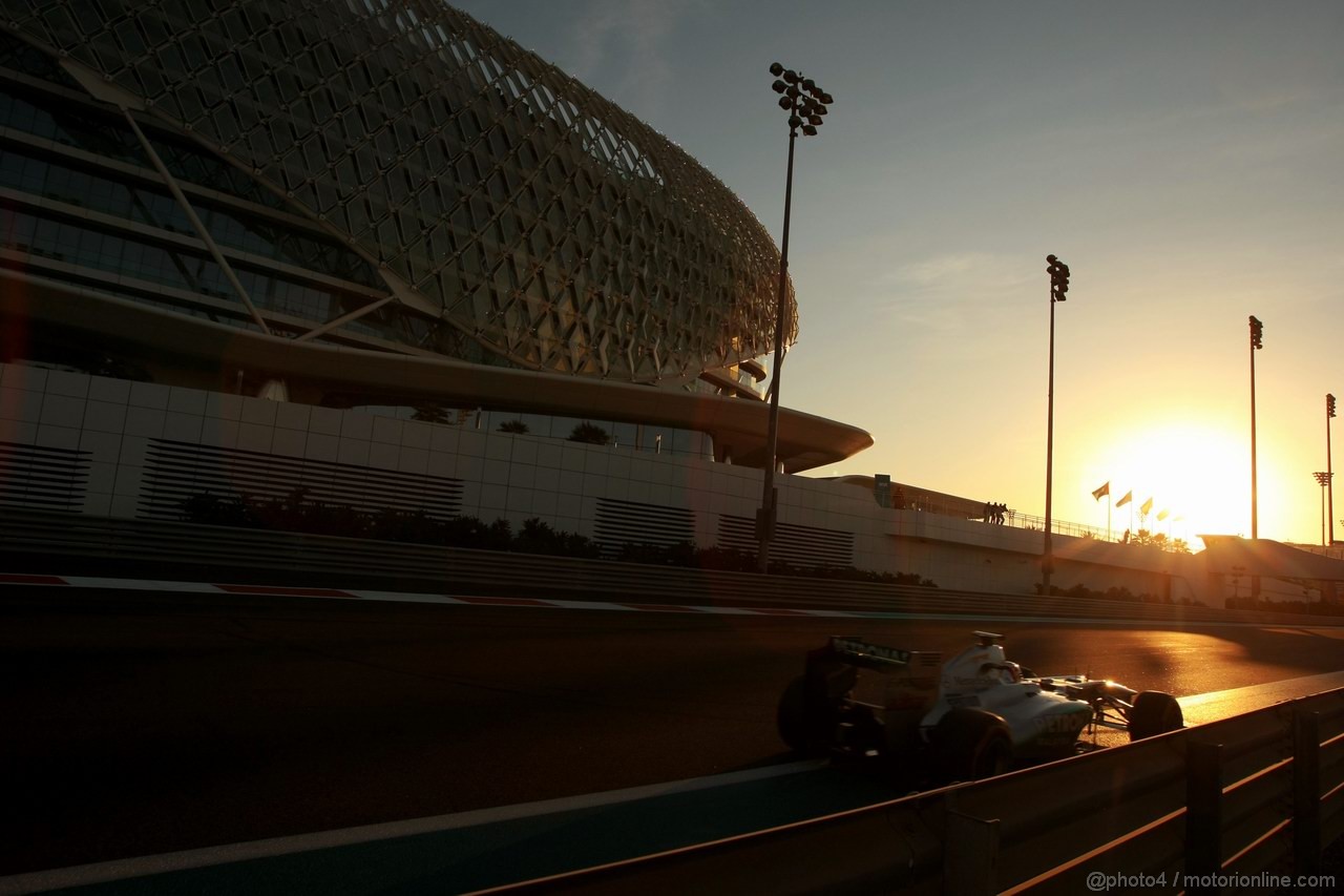 Abu Dhabi Test Novembre 2011, 15.11.2011 Abu Dhabi, UEA,
Sam Bird (GBR), Mercedes Grand Prix  - Formula 1 Testing Rookie Test, day 1 - Formula 1 World Championship - 