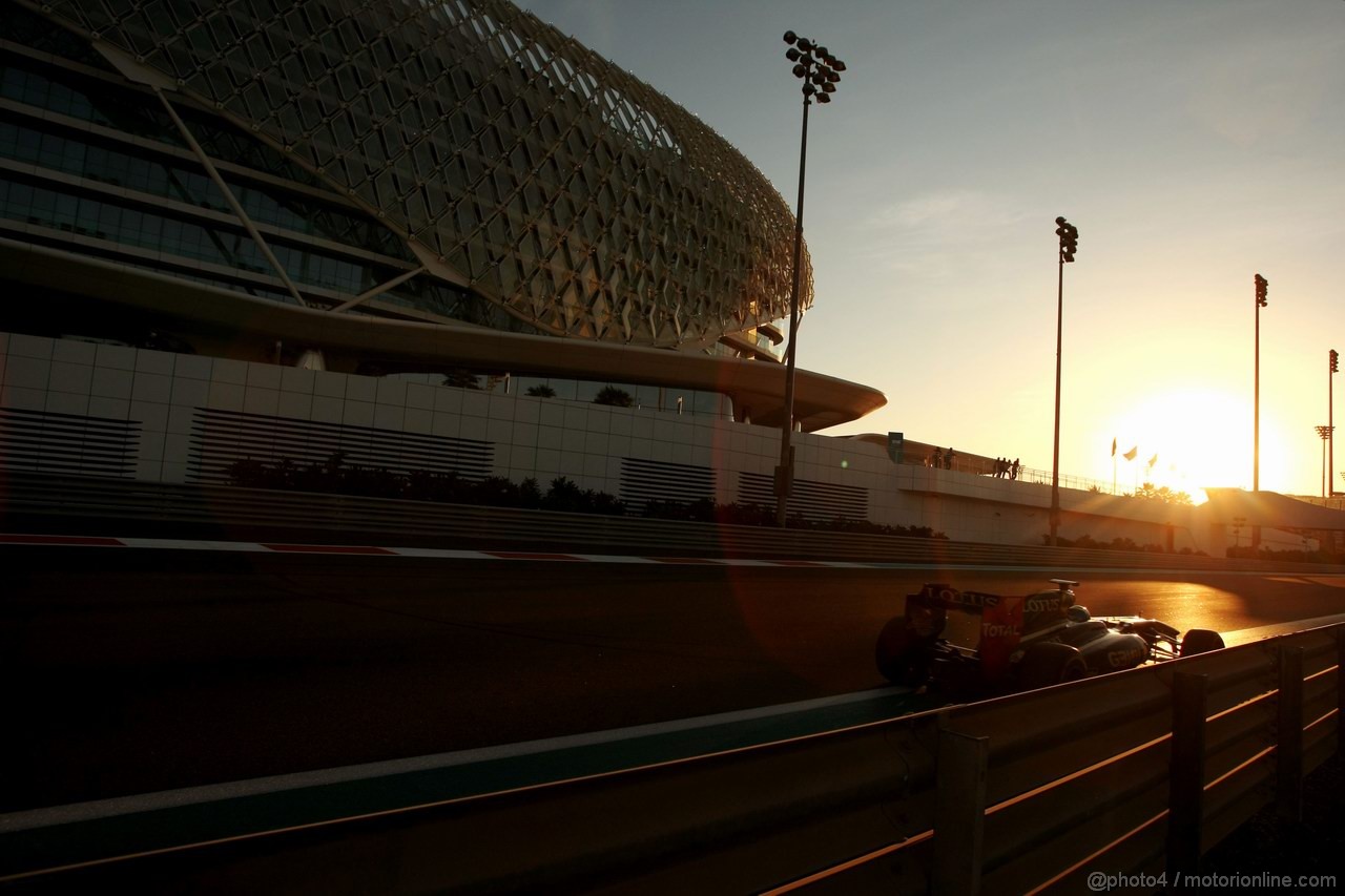 Abu Dhabi Test Novembre 2011, 15.11.2011 Abu Dhabi, UEA,
Robert Wickens (CDN), Team Lotus Renault  - Formula 1 Testing Rookie Test, day 1 - Formula 1 World Championship - 