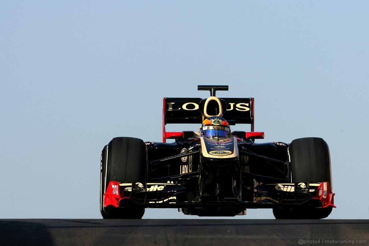 Abu Dhabi Test Novembre 2011, 15.11.2011 Abu Dhabi, UEA,
Robert Wickens (CDN), Team Lotus Renault - Formula 1 Testing Rookie Test, day 1 - Formula 1 World Championship - 