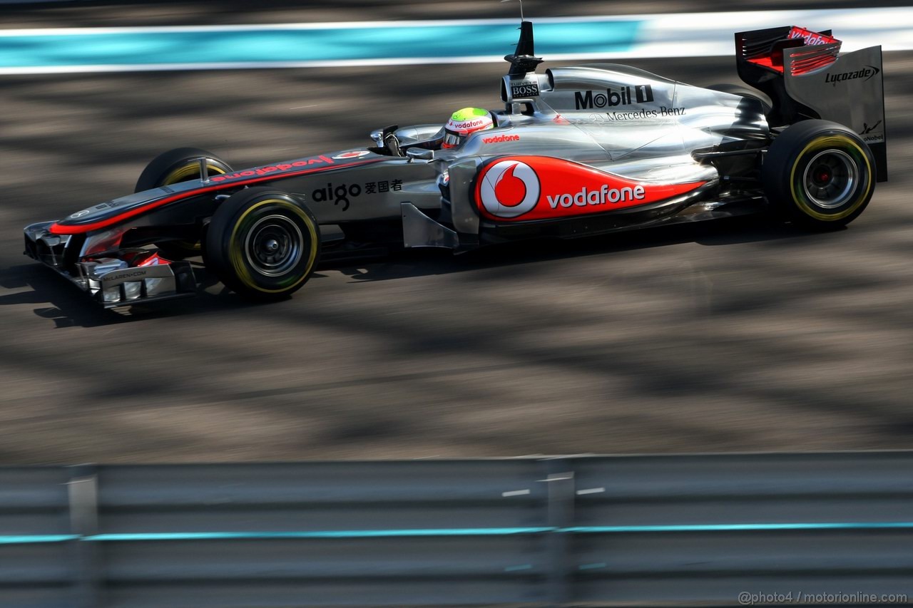 Abu Dhabi Test Novembre 2011, 15.11.2011 Abu Dhabi, UEA,
Oliver Turvey (GBR), Team McLaren Mercedes  - Formula 1 Testing Rookie Test, day 1 - Formula 1 World Championship - 