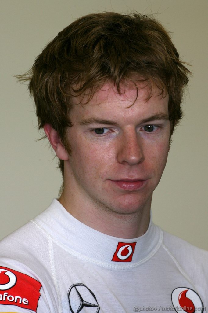 Abu Dhabi Test Novembre 2011, 15.11.2011 Abu Dhabi, UEA,
Oliver Turvey (GBR), Team McLaren Mercedes  - Formula 1 Testing Rookie Test, day 1 - Formula 1 World Championship - 