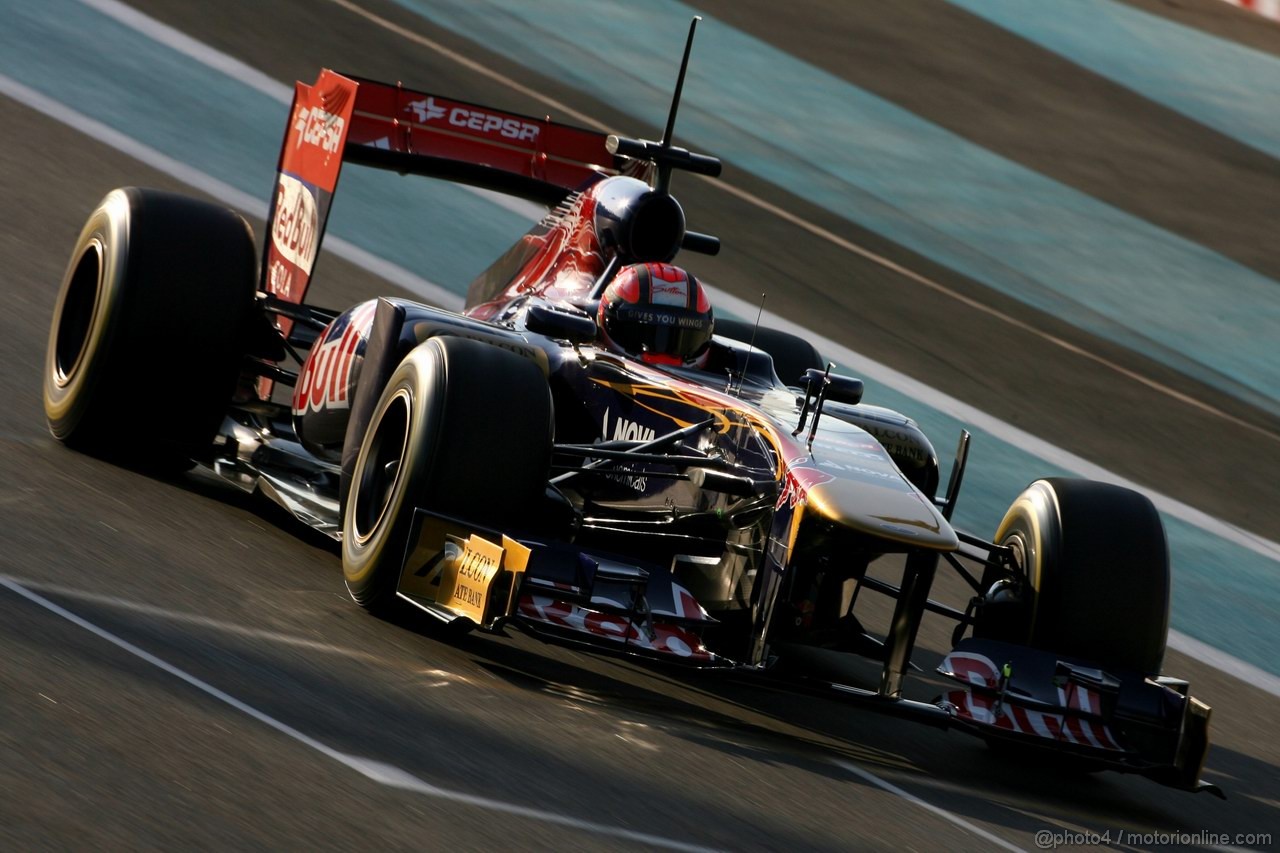 Abu Dhabi Test Novembre 2011, 16.11.2011 Abu Dhabi, UEA,
Kevin Ceccon (ITA), Scuderia Toro Rosso  - Formula 1 Testing Rookie Test, day 2 - Formula 1 World Championship - 