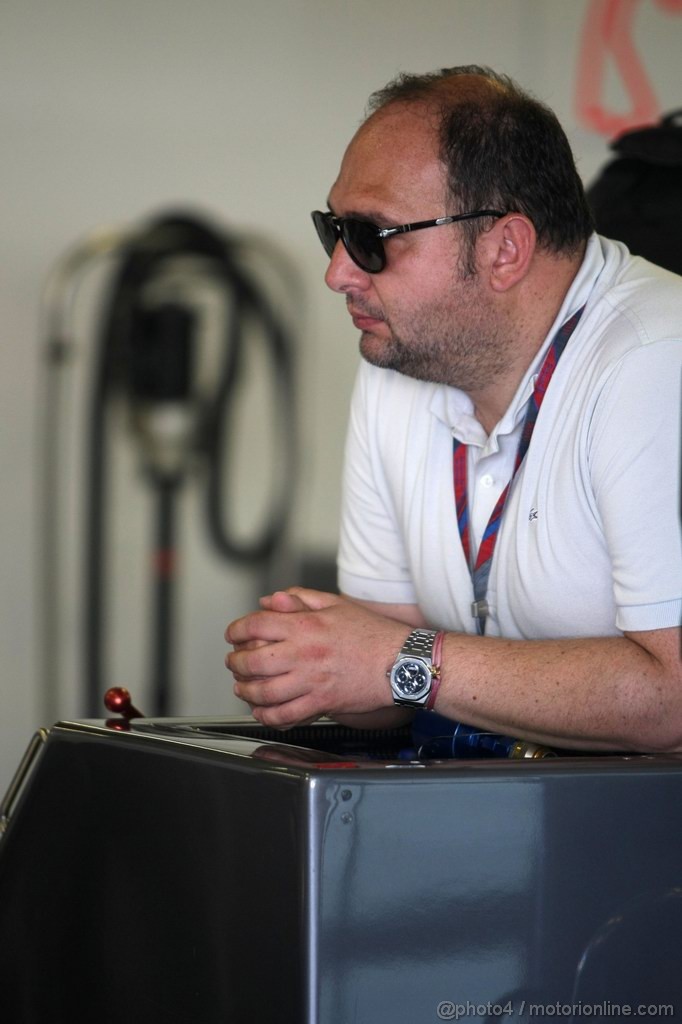 Abu Dhabi Test Novembre 2011, 17.11.2011 Abu Dhabi, UEA,
Colin Kolles (GER), Hispania Racing Team, Team Principal  - Formula 1 Testing Rookie Test, day 3 - Formula 1 World Championship 