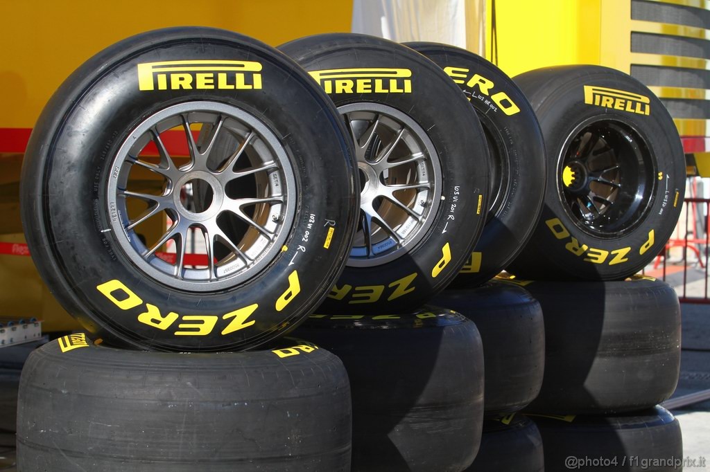 Barcelona Test Febbraio 2011, 18.02.2011- Tyres Pirelli 