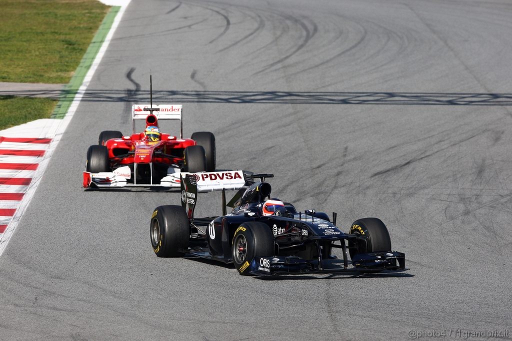 Barcelona Test Febbraio 2011, 19.02.2011- Rubens Barrichello (BRA), Williams FW33 e Fernando Alonso (ESP), Ferrari, F-150 Italia 