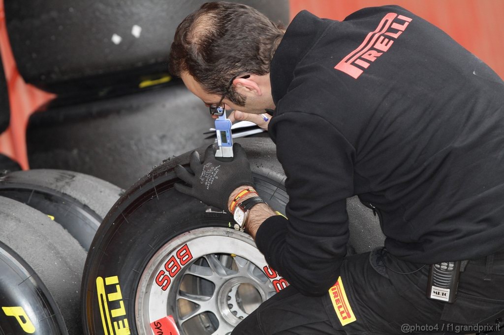 Barcelona Test Febbraio 2011, 19.02.2011- Tyres Pirelli 