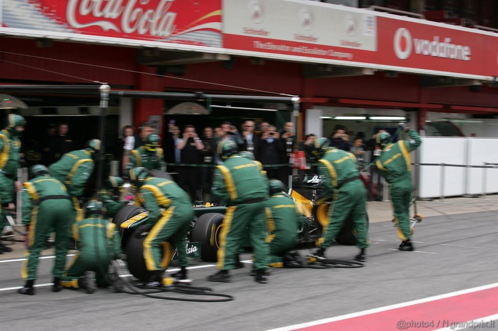 Barcelona Test Febbraio 2011, 19.02.2011- Heikki Kovalainen (FIN), Team Lotus, TL11 