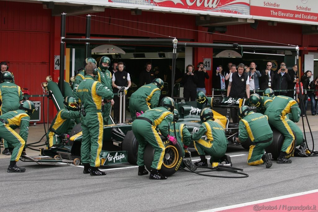 Barcelona Test Febbraio 2011, 19.02.2011- Heikki Kovalainen (FIN), Team Lotus, TL11 