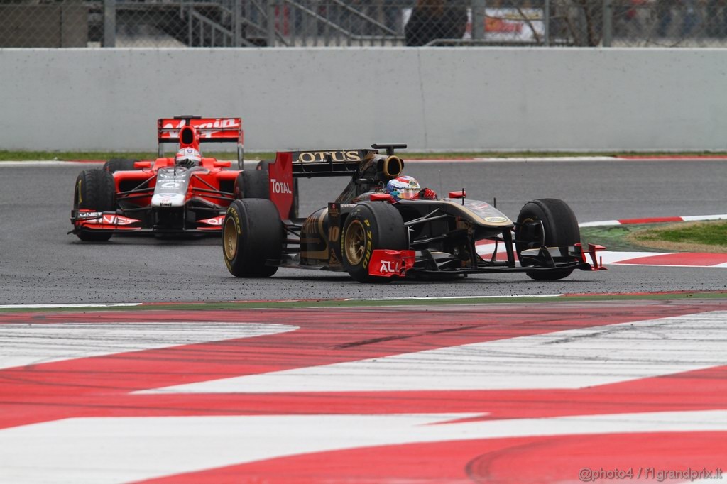 Barcelona Test Febbraio 2011, 20.02.2011- Timo Glock (GER), Marussia Virgin Racing VR-02 e Vitaly Petrov (RUS), Lotus Renault GP, R31 