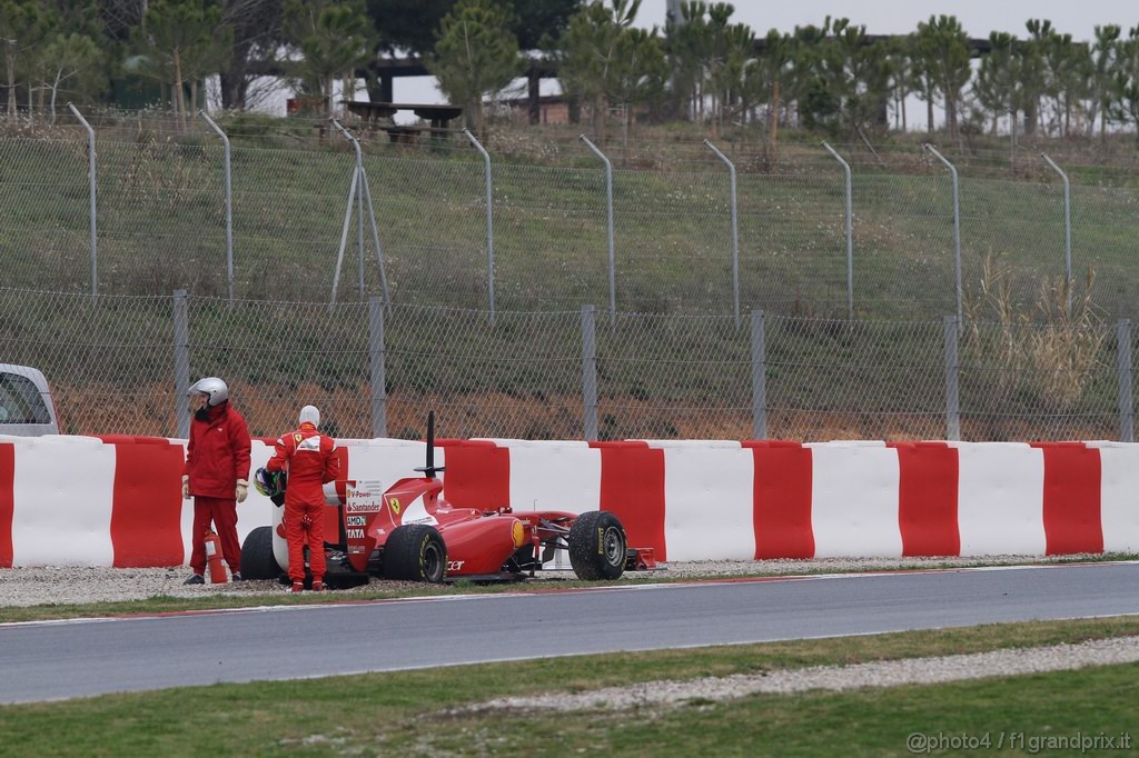 Barcelona Test Febbraio 2011, 20.02.2011- Felipe Massa (BRA), Ferrari, F-150 Italia stopped in the track