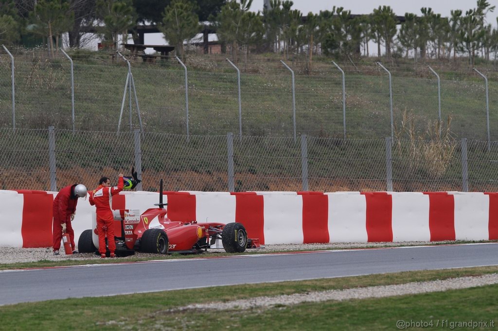 Barcelona Test Febbraio 2011, 20.02.2011- Felipe Massa (BRA), Ferrari, F-150 Italia stopped in the track
