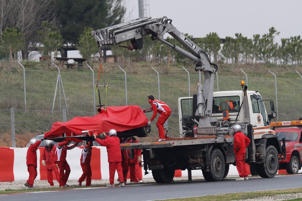 Barcelona Test Febbraio 2011, 20.02.2011- Felipe Massa (BRA), Ferrari, F-150 Italia stopped in the track