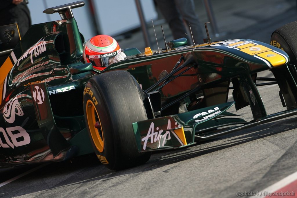 Barcelona Test Febbraio 2011, 21.02.2011- Jarno Trulli (ITA), Team Lotus, TL11 