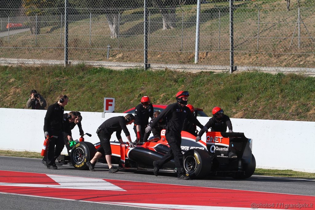 Barcelona Test Febbraio 2011, 21.02.2011- Jerome D'Ambrosio (BEL), Marussia Virgin Racing VR-02 stopped in the track