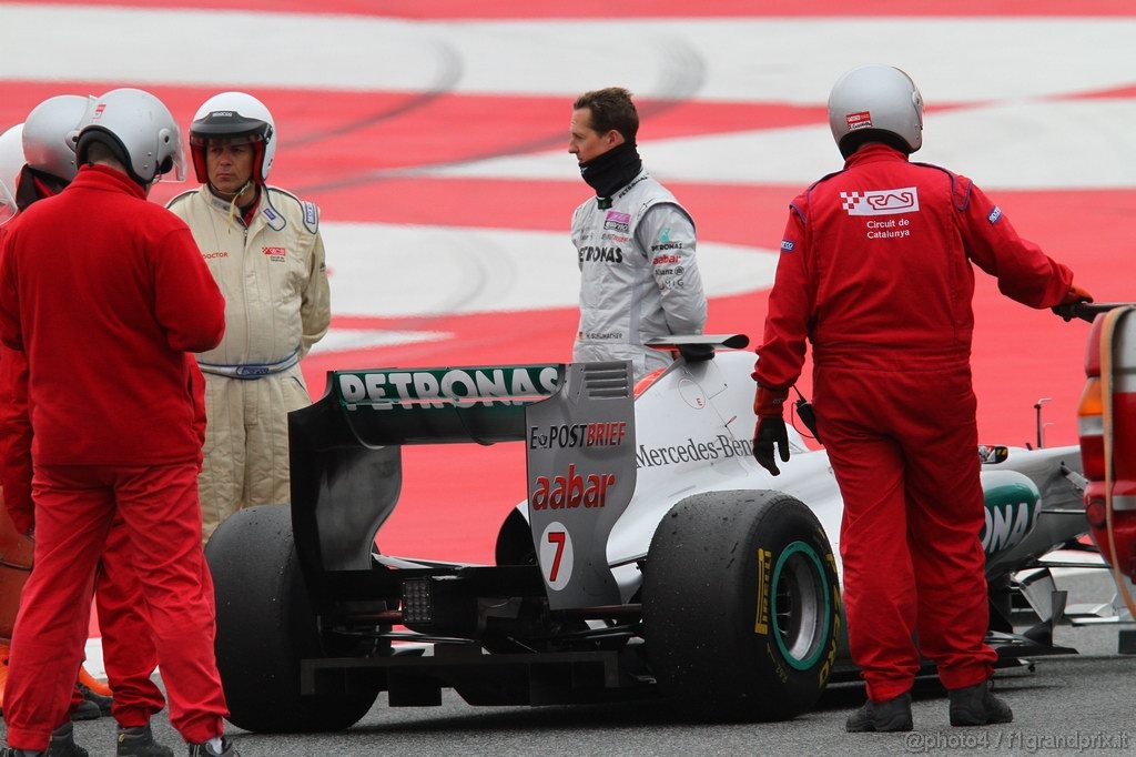 Barcelona Test Febbraio 2011, 21.02.2011- Michael Schumacher (GER), Mercedes GP Petronas F1 Team, MGP W02 stopped in the track