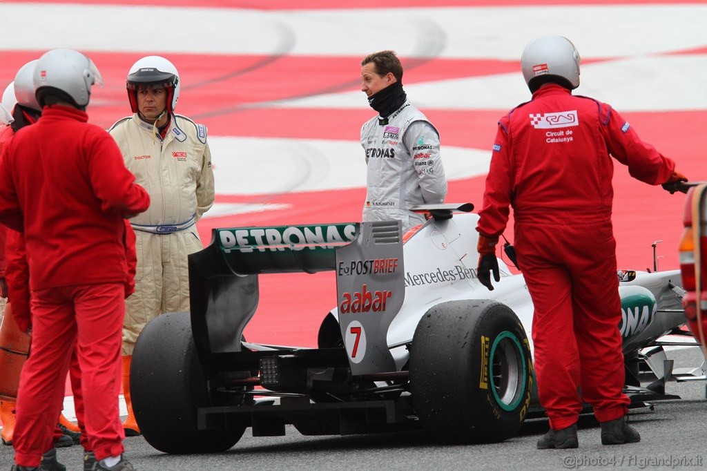 Barcelona Test Febbraio 2011, 21.02.2011- Michael Schumacher (GER), Mercedes GP Petronas F1 Team, MGP W02 stopped in the track