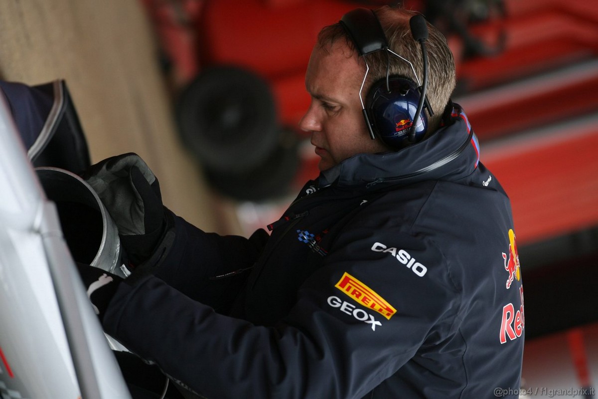 Barcelona Test Marzo 2011, 08.03.2011- Staff Pirelli