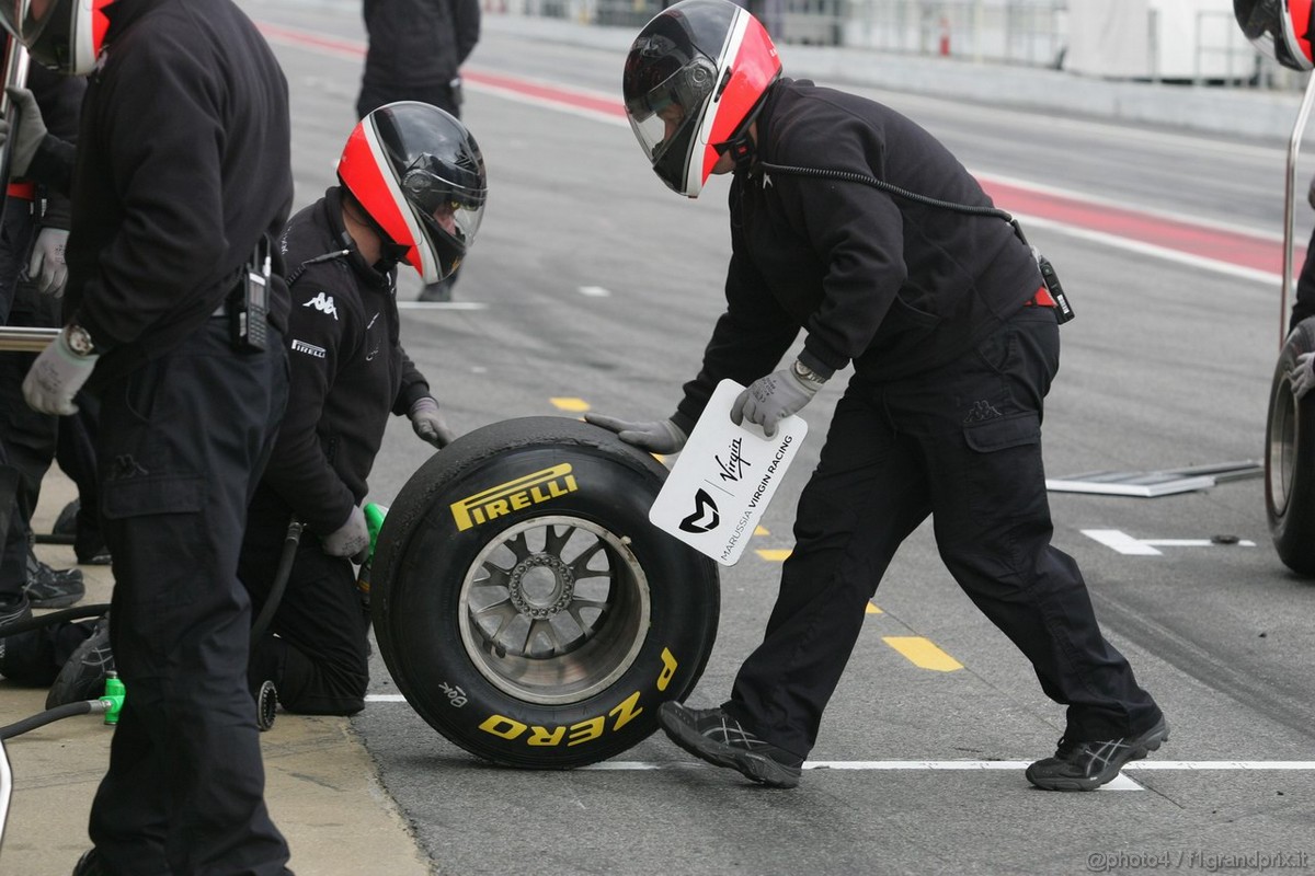Barcelona Test Marzo 2011, 08.03.2011- Tyres Pirelli 